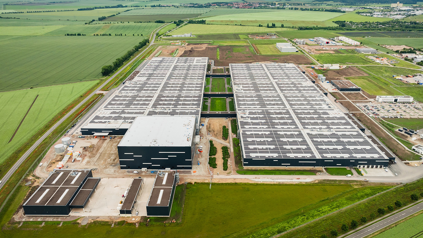 Εγκαινιάστηκε το Παγκόσμιο Κέντρο Ανταλλακτικών της Daimler Truck!